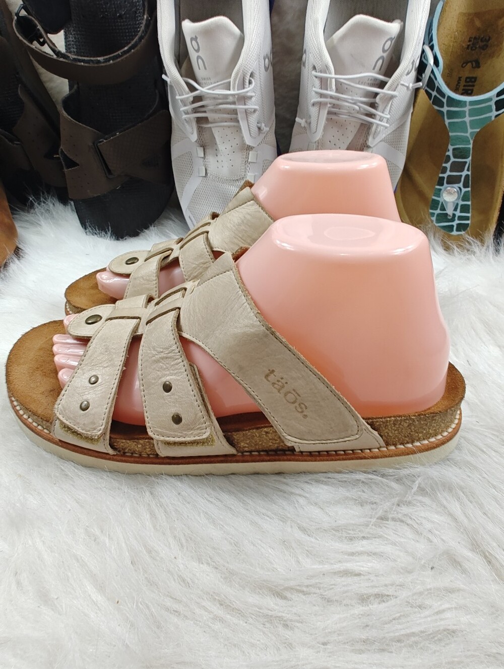 Taos Magnificent Tan Leather Thong Sandals Adjustable Footbed Women EU 40 US 9 - Picture 6 of 11